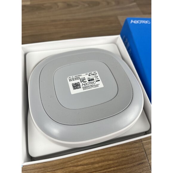 Aeotec Smart Home Hub, Works as a SmartThings Hub, Z-Wave Zigbee Gateway - Picture 7 of 8